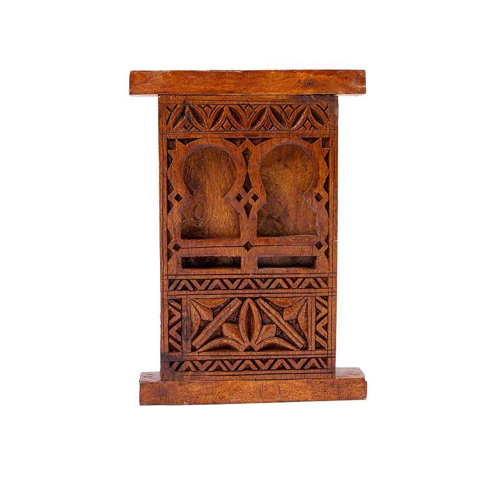 مجسم خشبي تراثي شكل شباك قابل للأغلاق والفتح