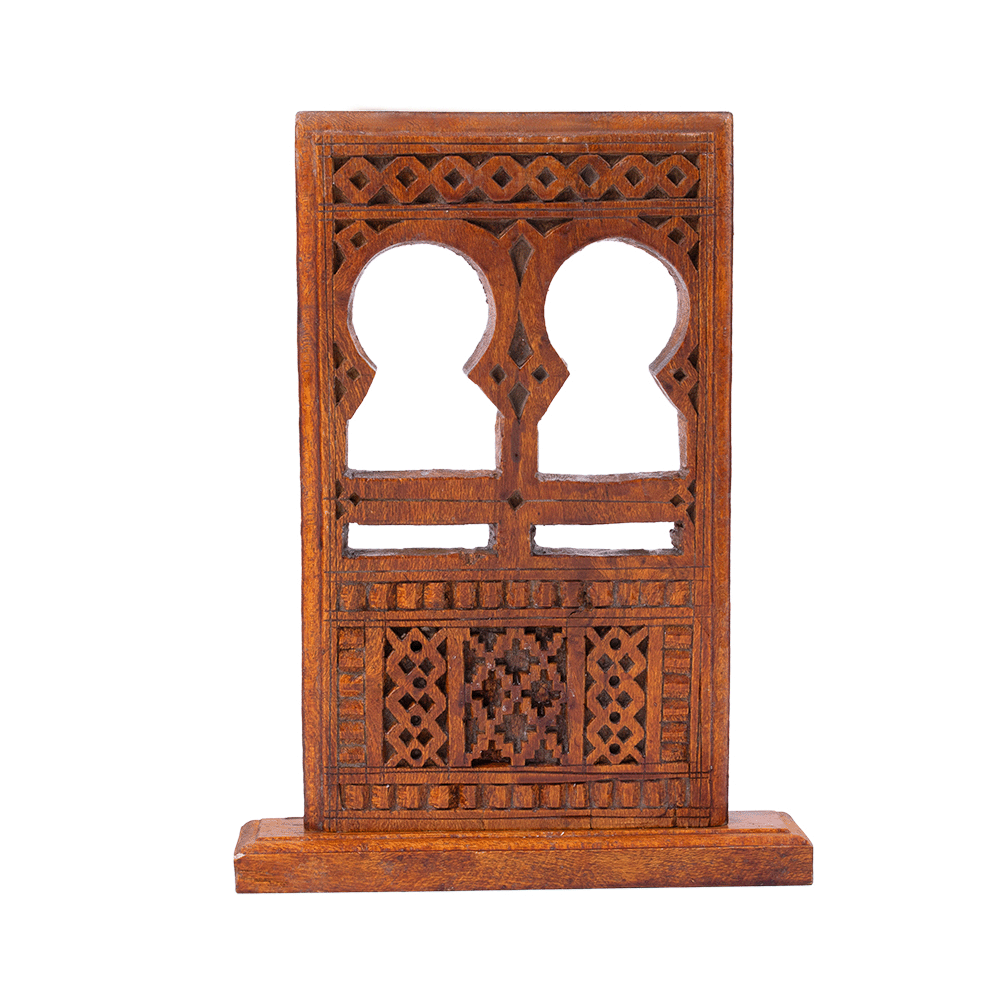 مجسم خشبي تراثي شكل شباك مفتوح