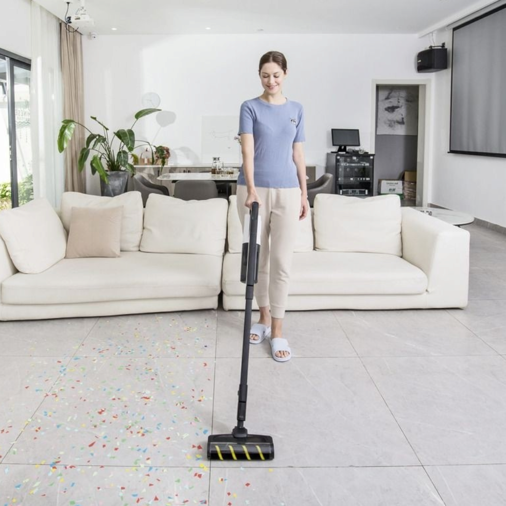 كارشر مكنسة كهربائية يدوية لا سلكية قوة 220 وات موديل VC4S CORDLESS - أسود
